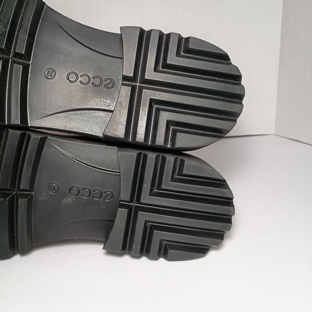 Ecco Red Ankle Boots - Picture 15 of 16
